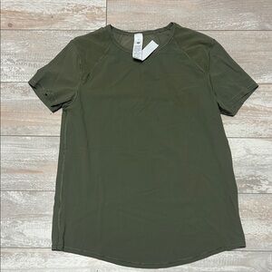 Lululemon Sculpt Short Sleeve Olive Green Short Sleeve T-Shirt. Size 0
